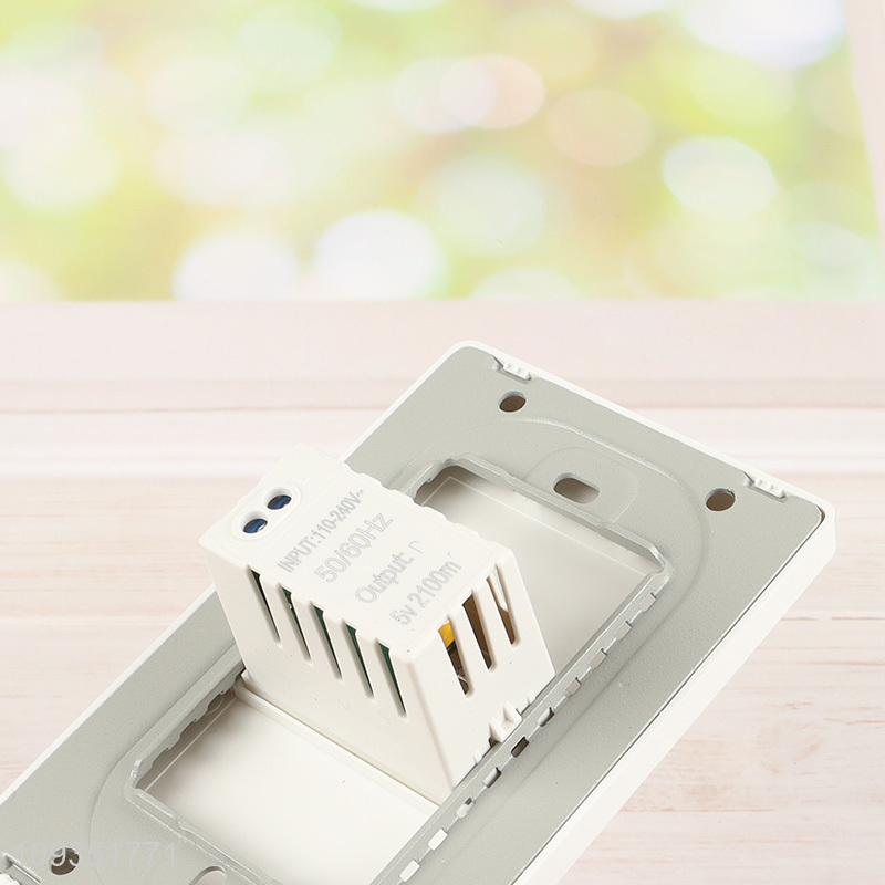 Low price USB&type-c wall socket for household
